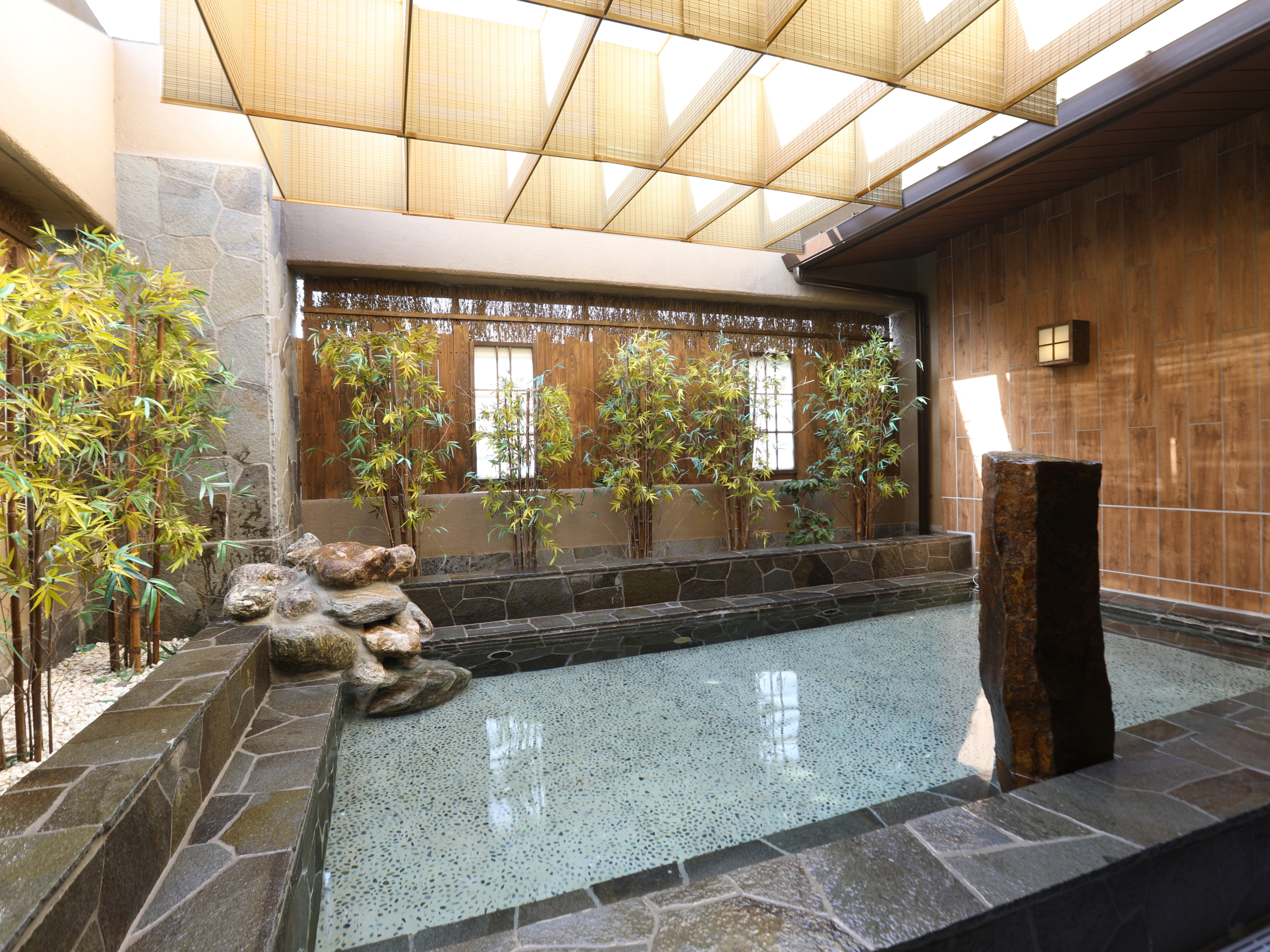 【テレビ】4月24日(木)22:30～BS朝日『ケンコバのほろ酔いビジホ泊 全国版』にて『ドーミーイン池袋』が紹介されました。