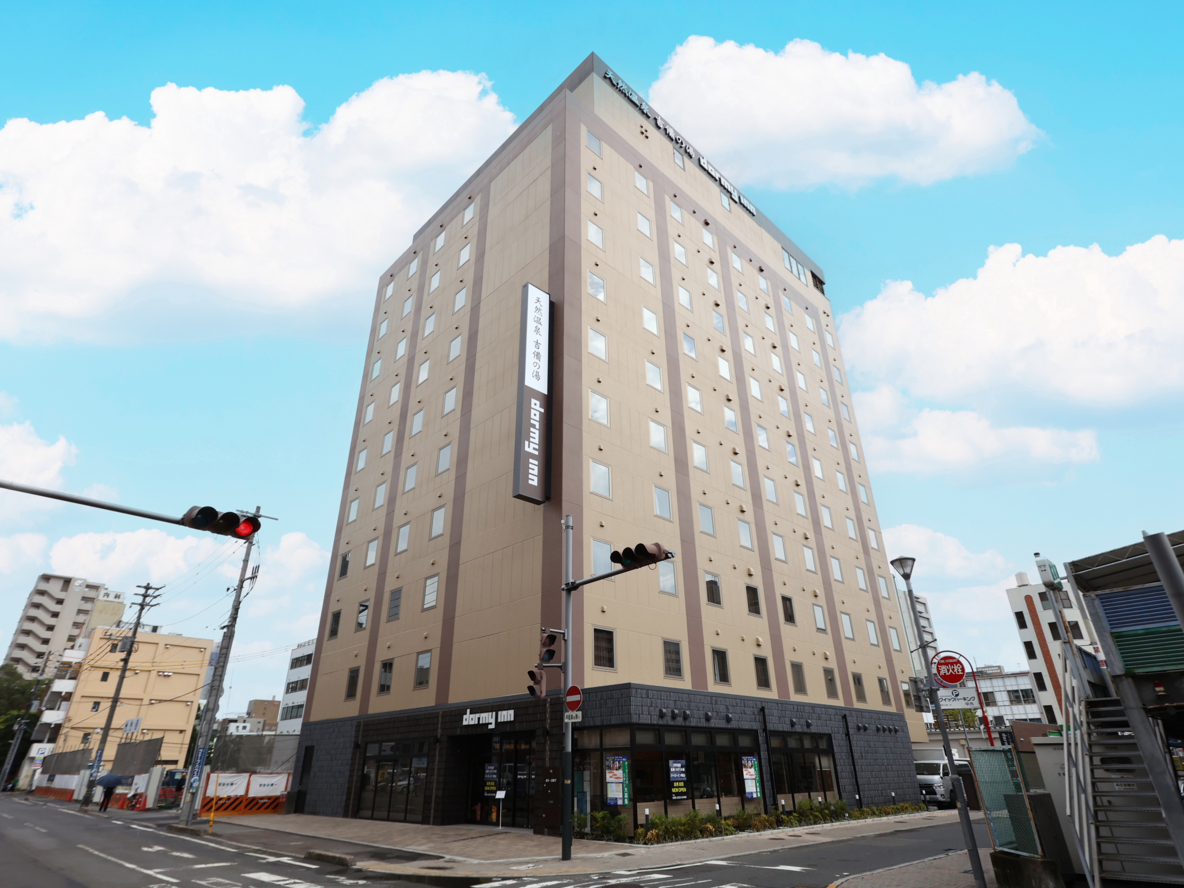 最上階に天然温泉大浴場・高温サウナ（セルフロウリュ）完備のビジネス  